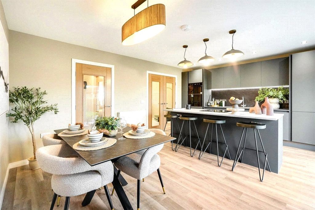 Property photo 3 of 12 Kitchen Dining