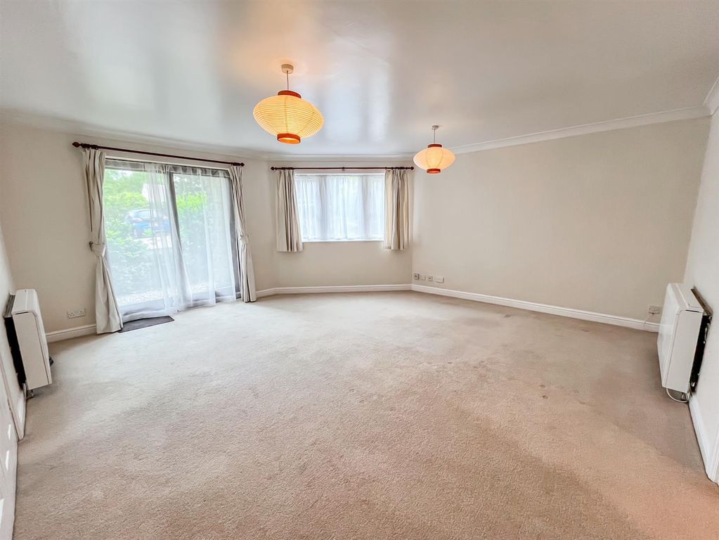 Property photo 2 of 16 Living Room