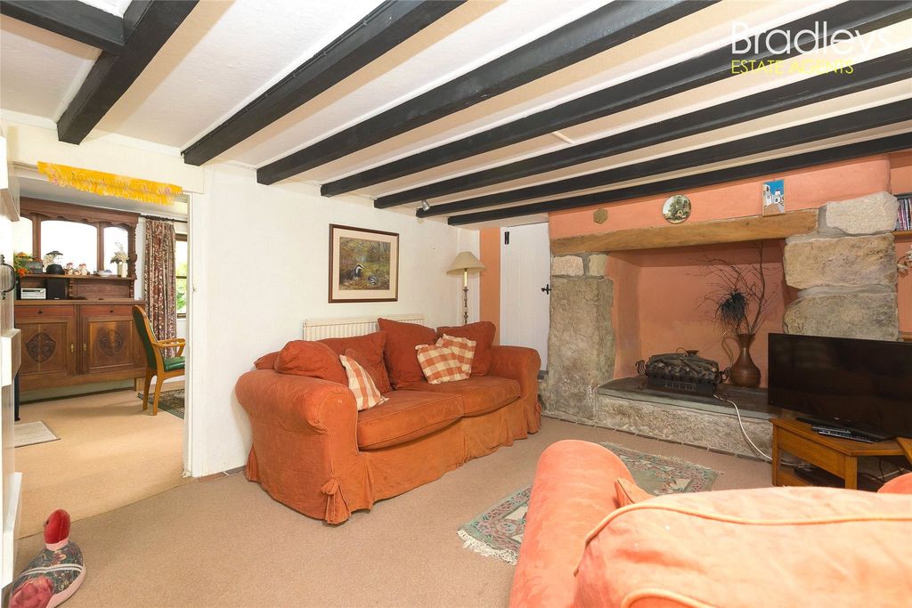 Property photo 2 of 26 Picture No. 10