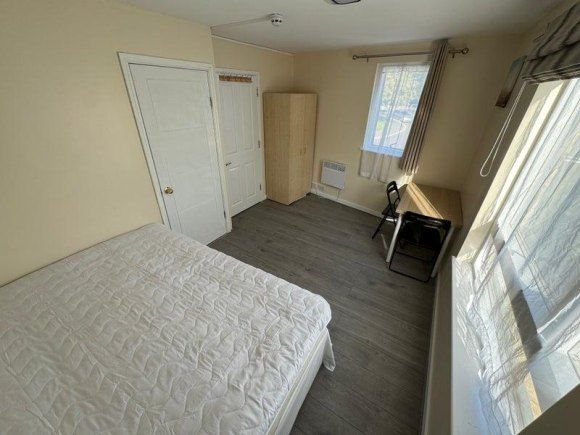 Property photo 3 of 4 Nw10, 2.Jpg