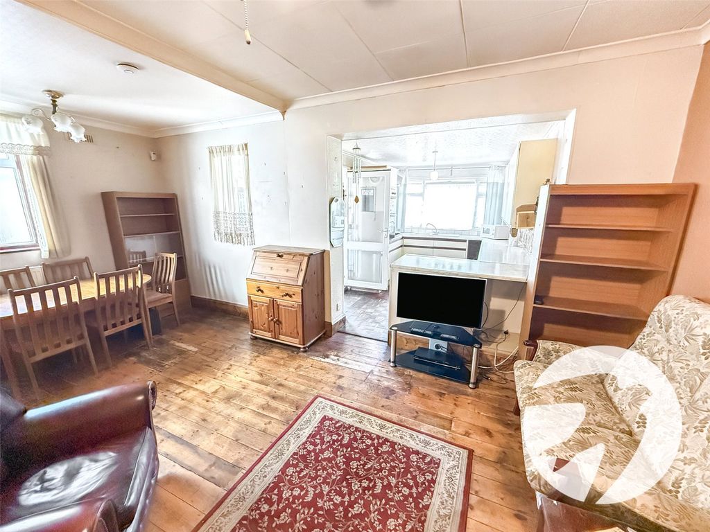 Property photo 3 of 16 Picture No. 06