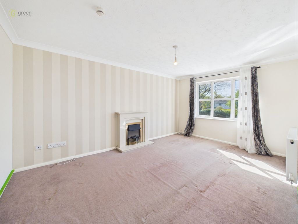 Property photo 3 of 12 Cam01698G0Pr0190Still006