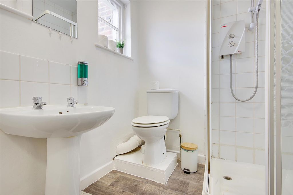 Property photo 1 of 10 Daimler House Apt3 O.Jpg