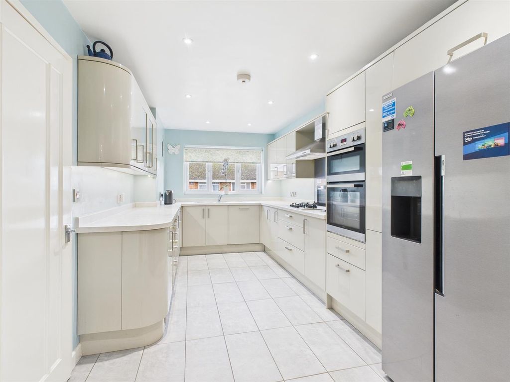 Property photo 3 of 21