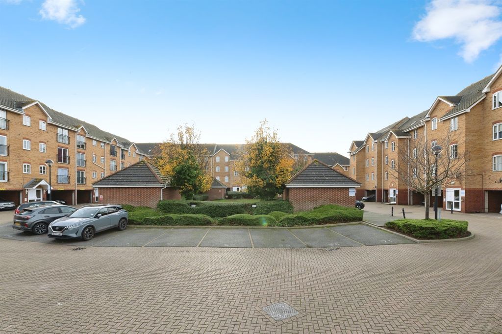 Property photo 1 of 30