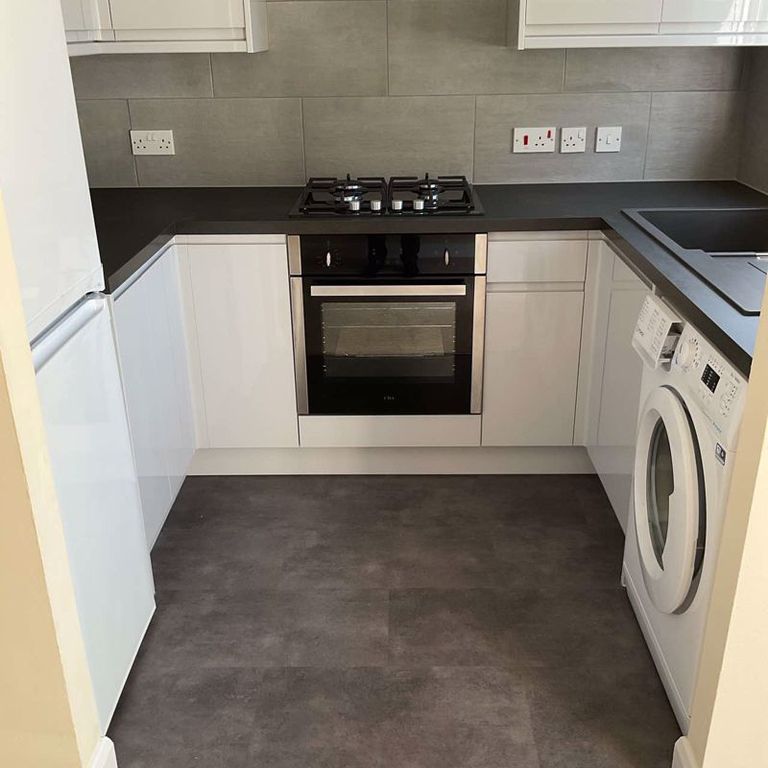 Property photo 3 of 12 Photo 13