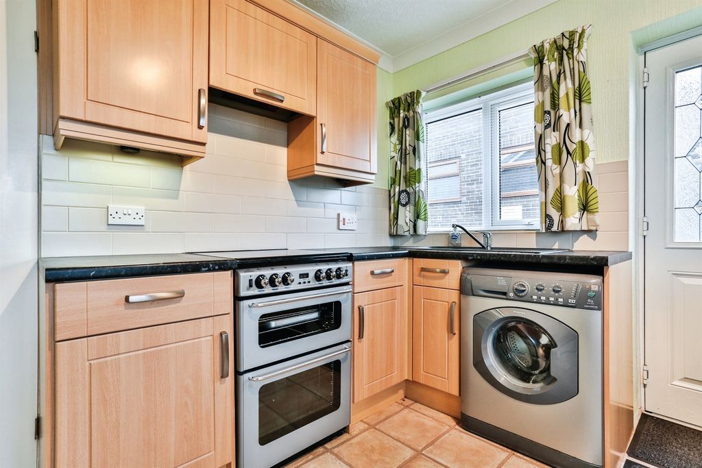 Property photo 3 of 12