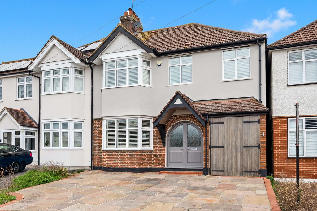 Property photo 1 of 26 Photo 9