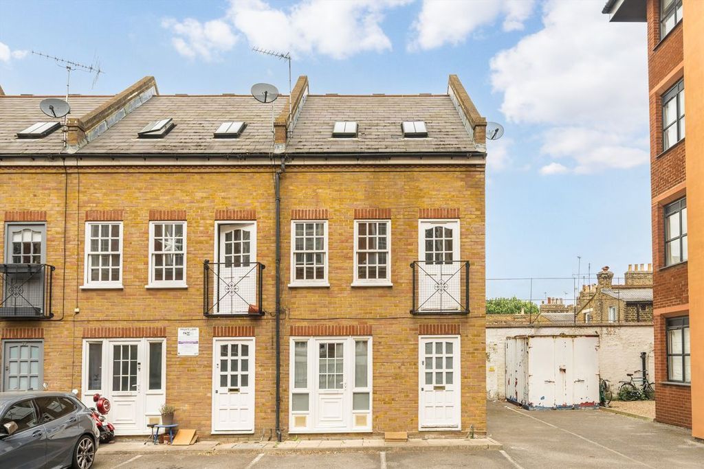 Property photo 1 of 7