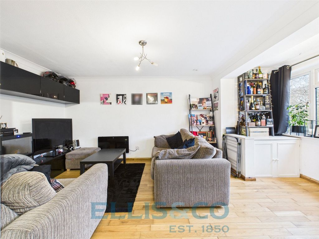 Property photo 3 of 10 Picture No. 24