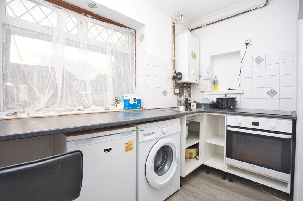 Property photo 3 of 12 Picture 3