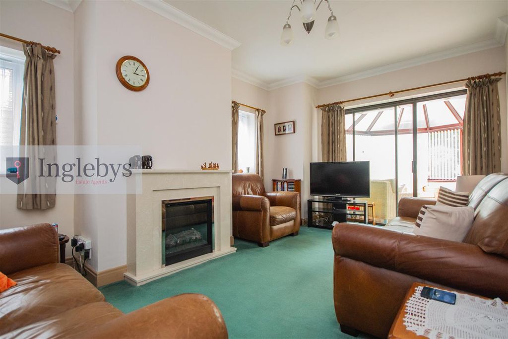 Property photo 3 of 31