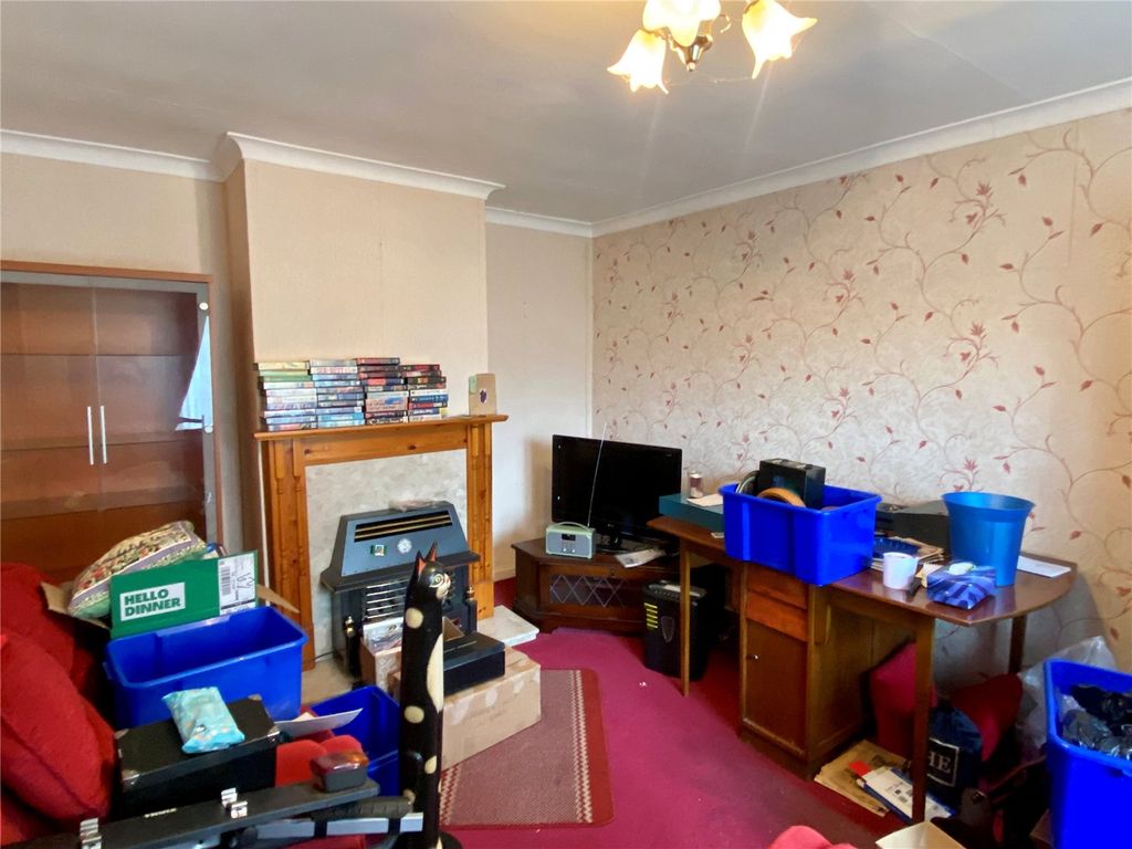 Property photo 2 of 9 Picture No. 10