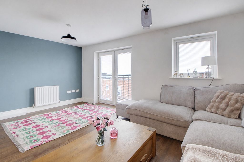 Property photo 2 of 9