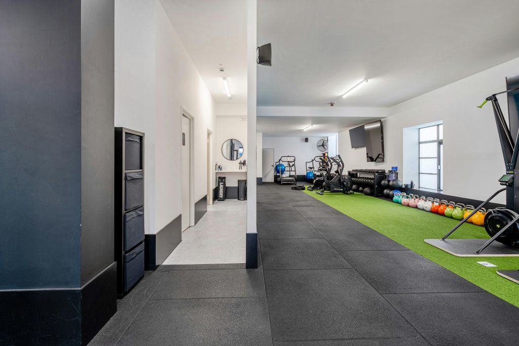 Property photo 3 of 12 1394062-3-694Bd3Ae69689.Jpg