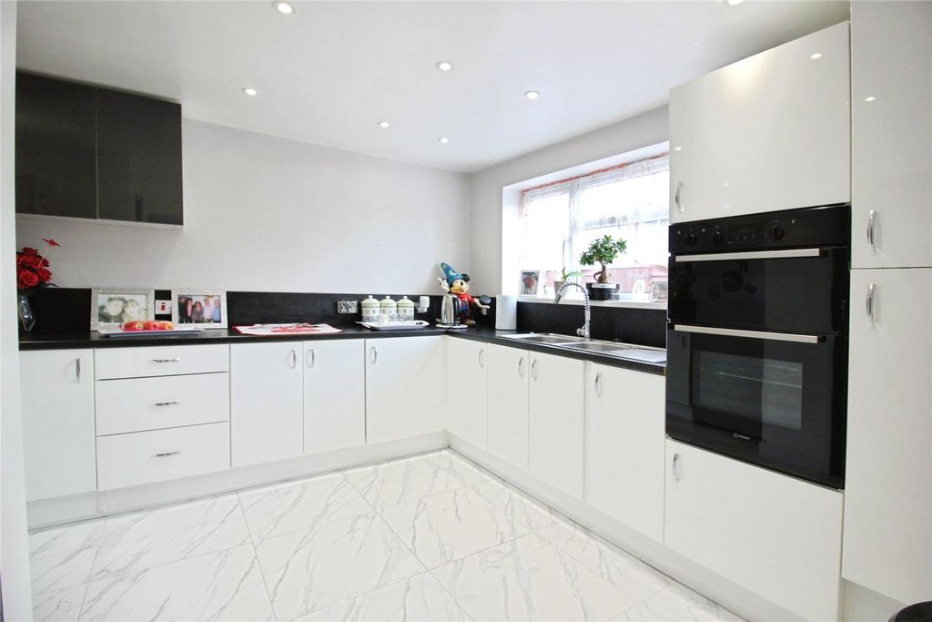 Property photo 3 of 8 Picture No. 07