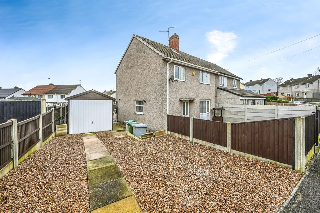 Property photo 1 of 22 Garage And Drive