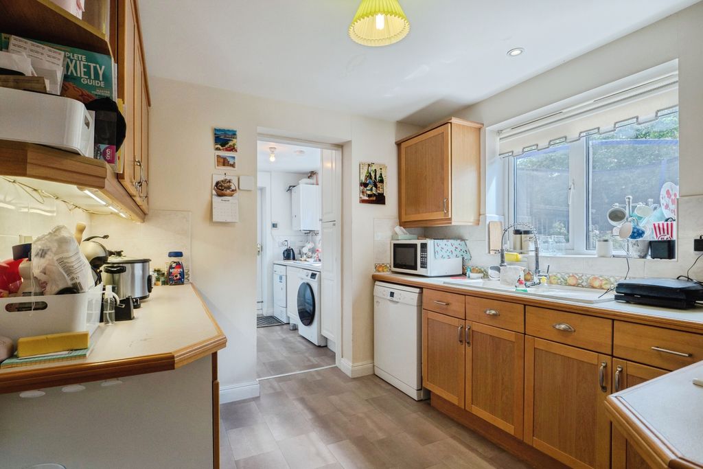 Property photo 3 of 23 Kitchen