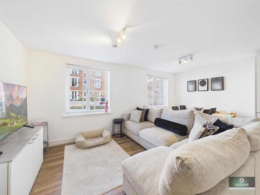 Property photo 3 of 17 Cam02067G0-Pr0259-Still010.Jpg