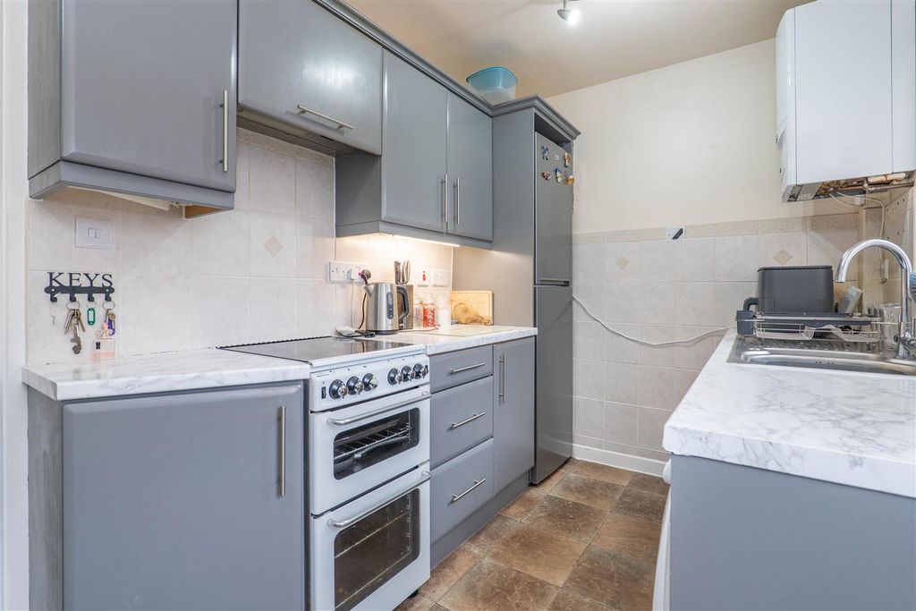 Property photo 3 of 18 Kitchen/Diner