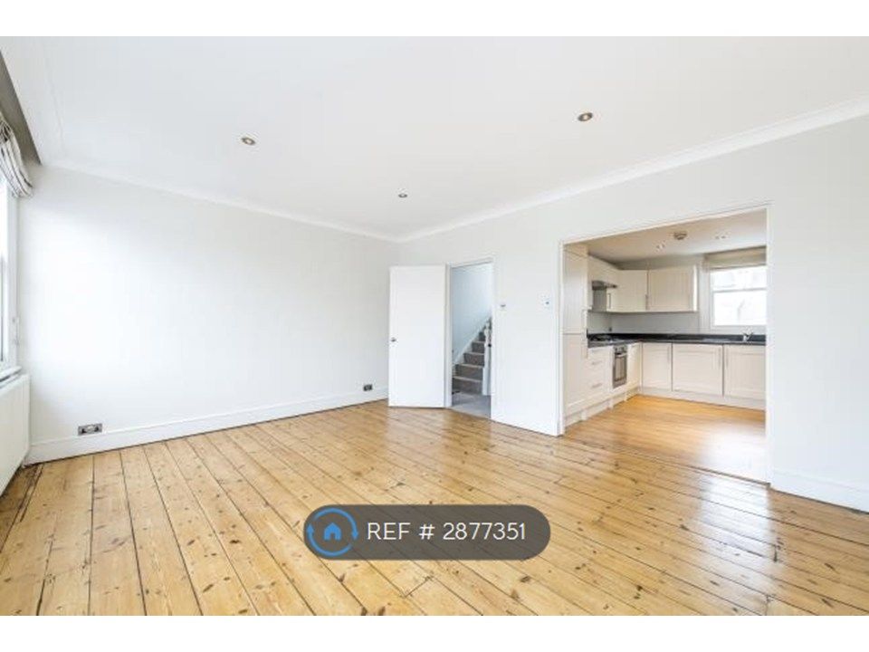 Property photo 1 of 12 Living Room