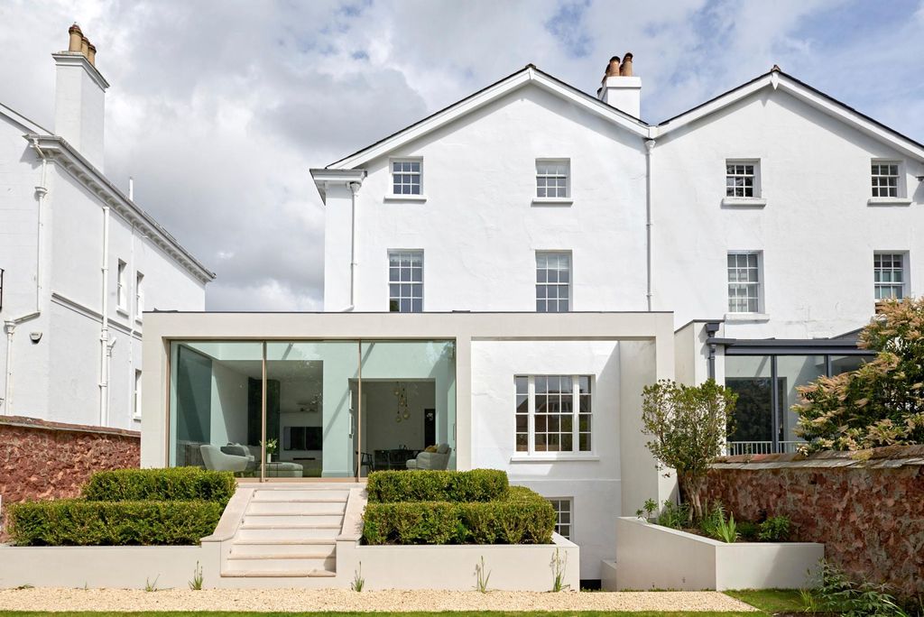 Property photo 3 of 26 Image