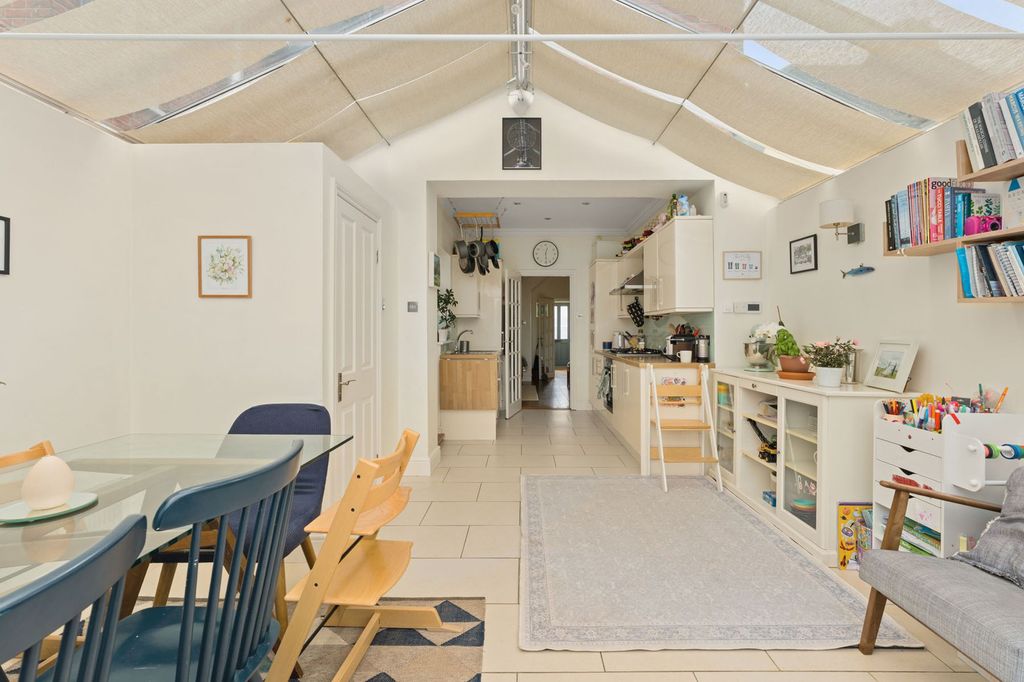 Property photo 2 of 23