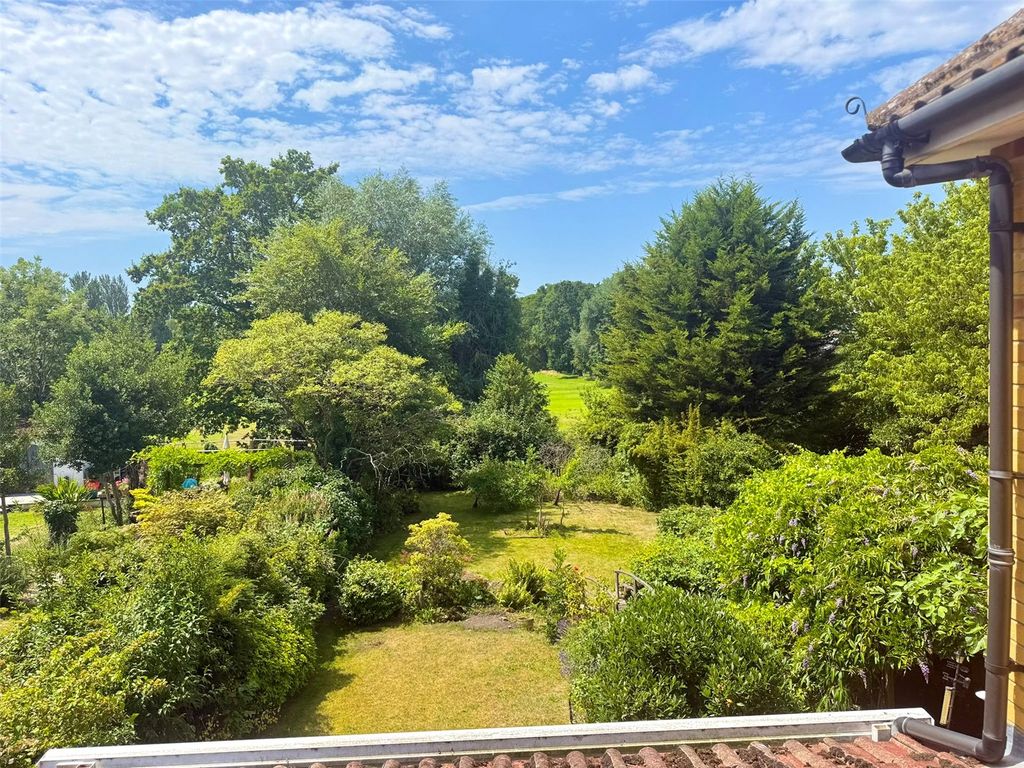 Property photo 2 of 24 Picture No. 37