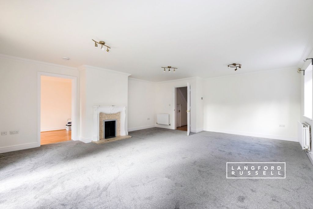 Property photo 2 of 11 Reception