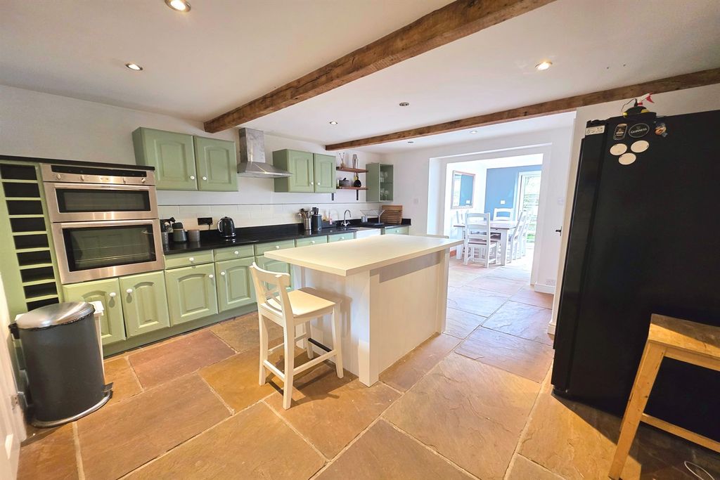 Property photo 3 of 12 Kitchen