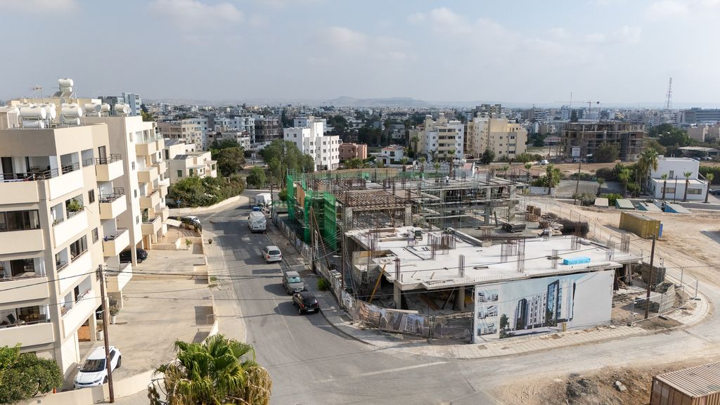 Property photo 3 of 27