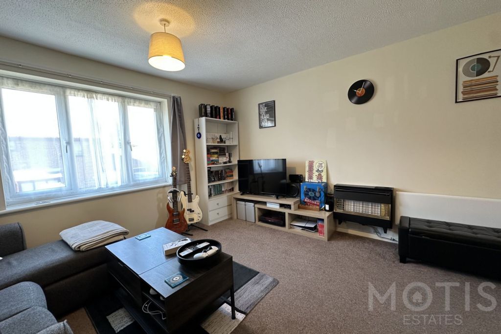 Property photo 2 of 10 Photo 3