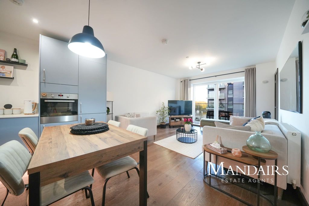 Property photo 2 of 24