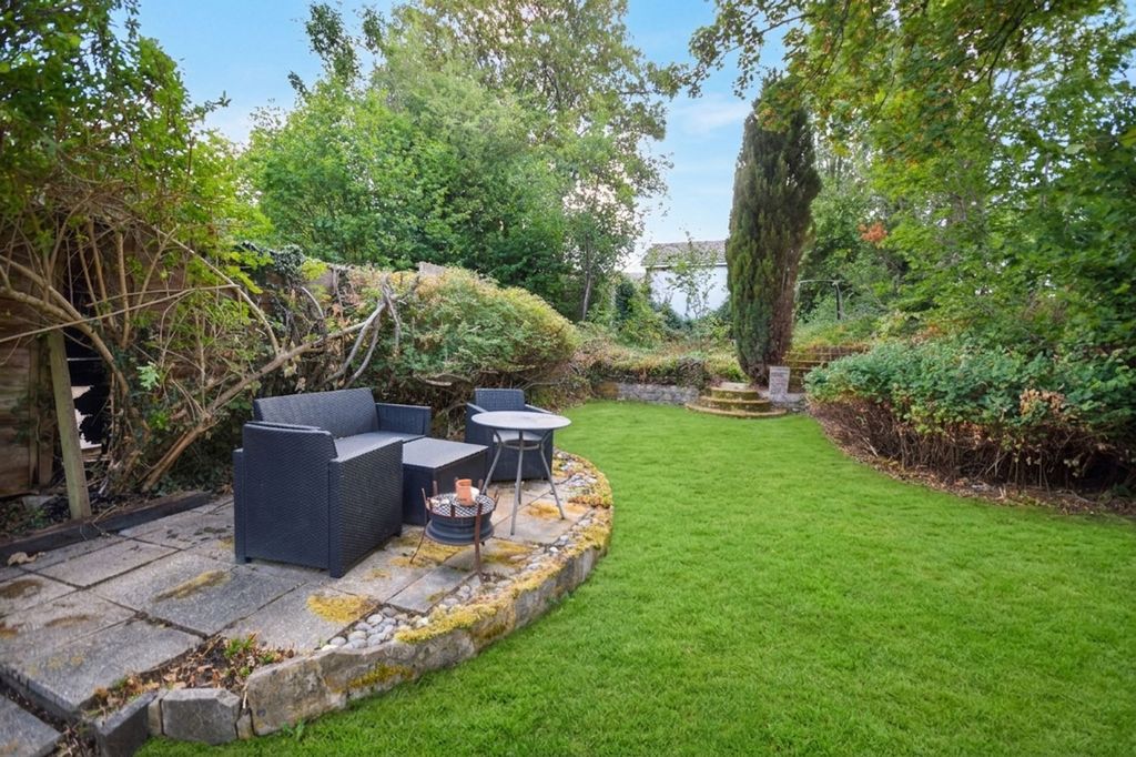 Property photo 3 of 12