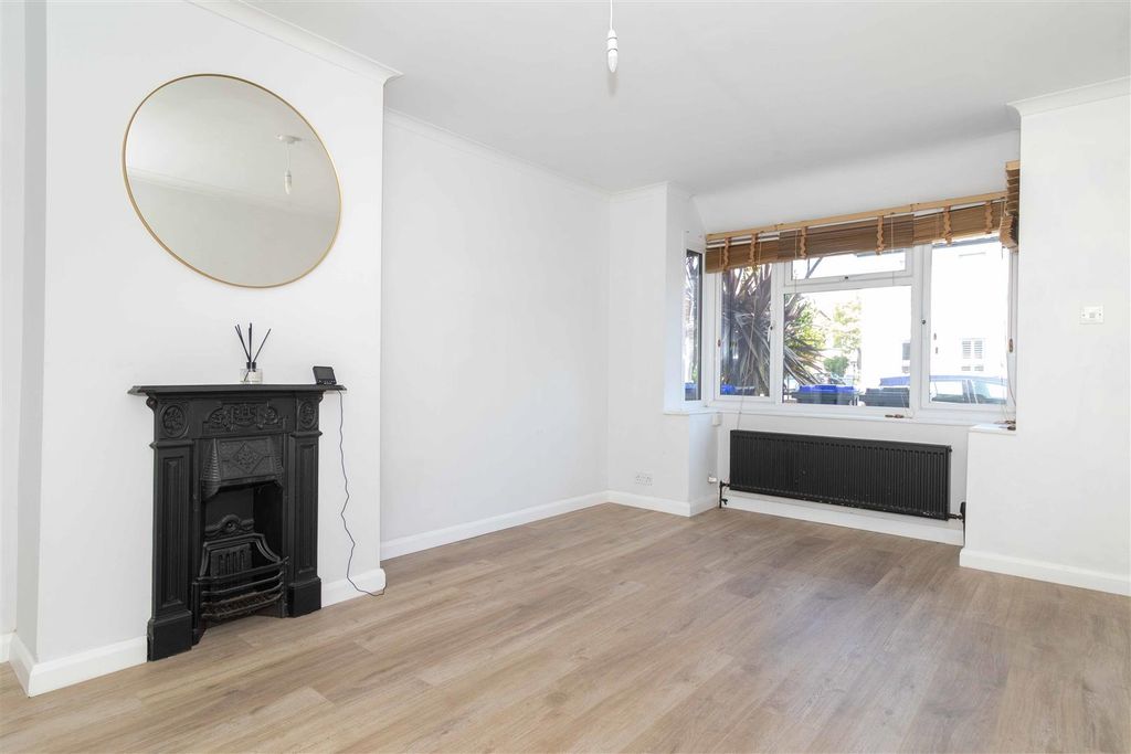 Property photo 2 of 13 Lanfranc-04.Jpg