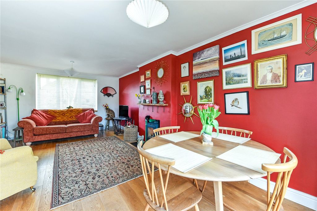 Property photo 2 of 17 Picture No. 13