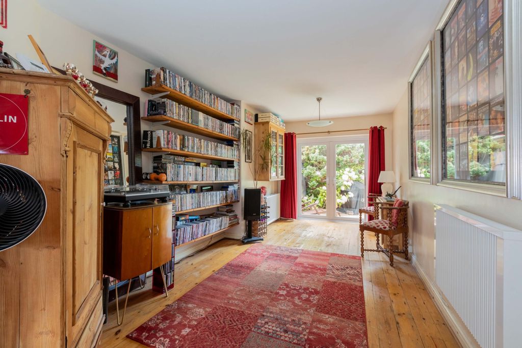 Property photo 2 of 17 Image 1