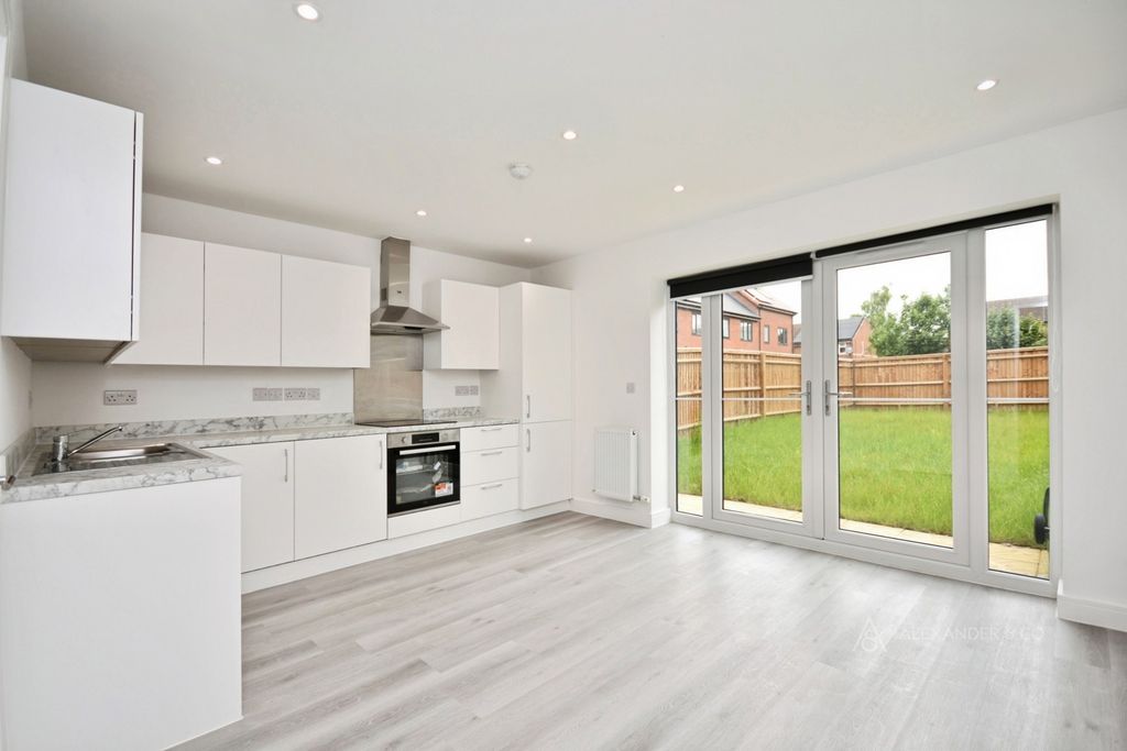 Property photo 2 of 13 Pbox-Img.Jpg