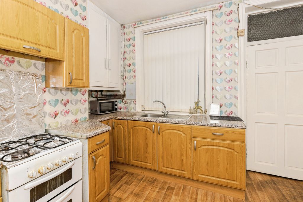 Property photo 2 of 14 Kitchen