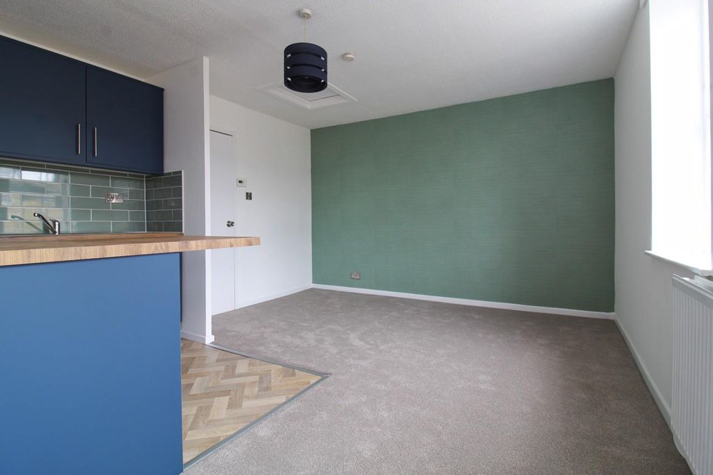 Property photo 3 of 10 Img_2245_Inpixio.Jpg