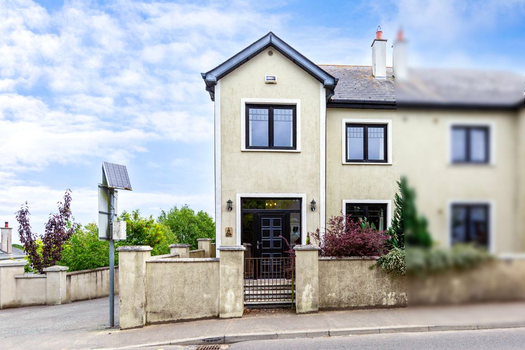 Property photo 1 of 39