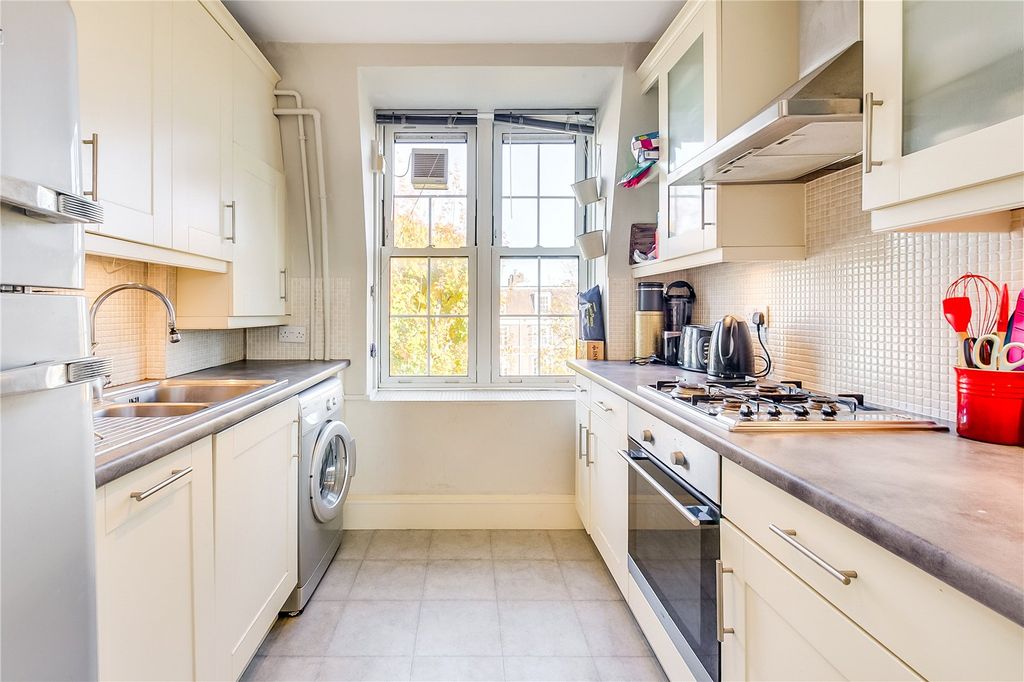 Property photo 3 of 6