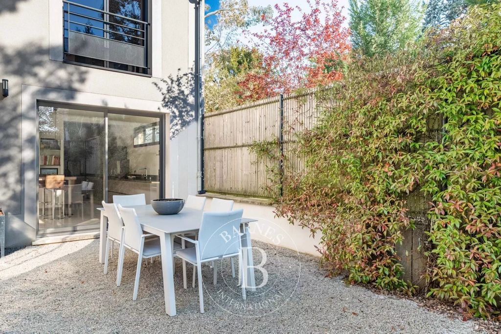 Property photo 3 of 21