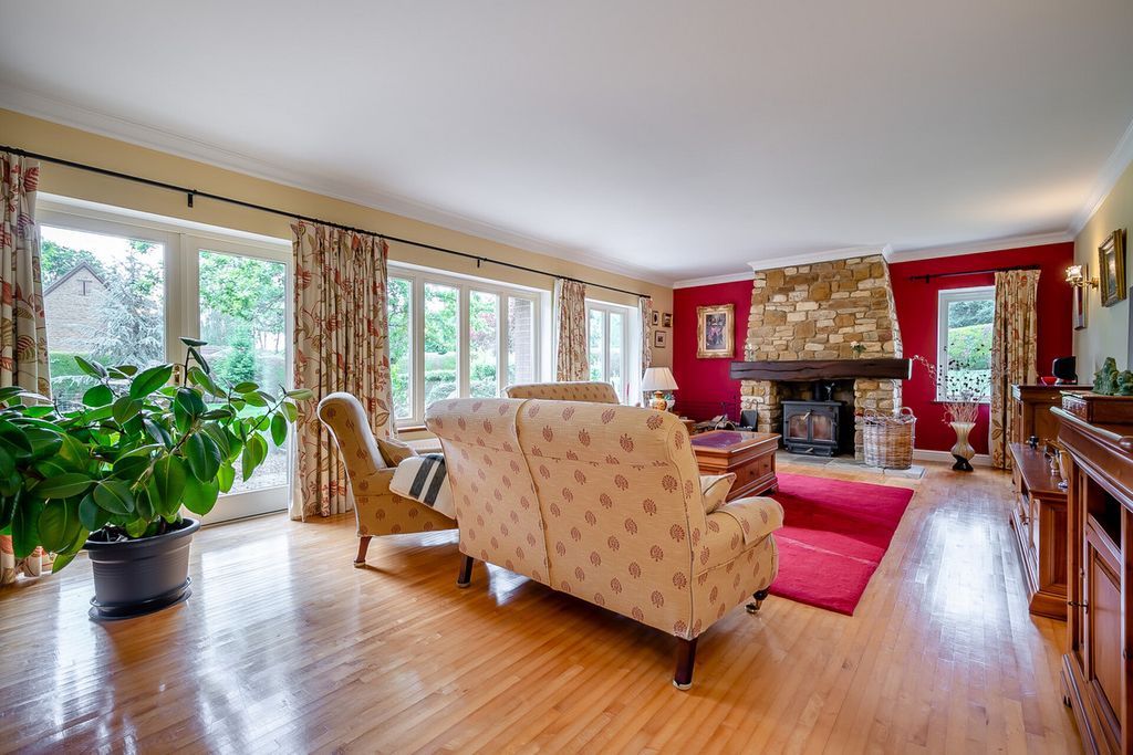 Additional image 4 of 5 bed detached house for saleHigh Street South, Tiffield, Towcester Northamptonshire NN12