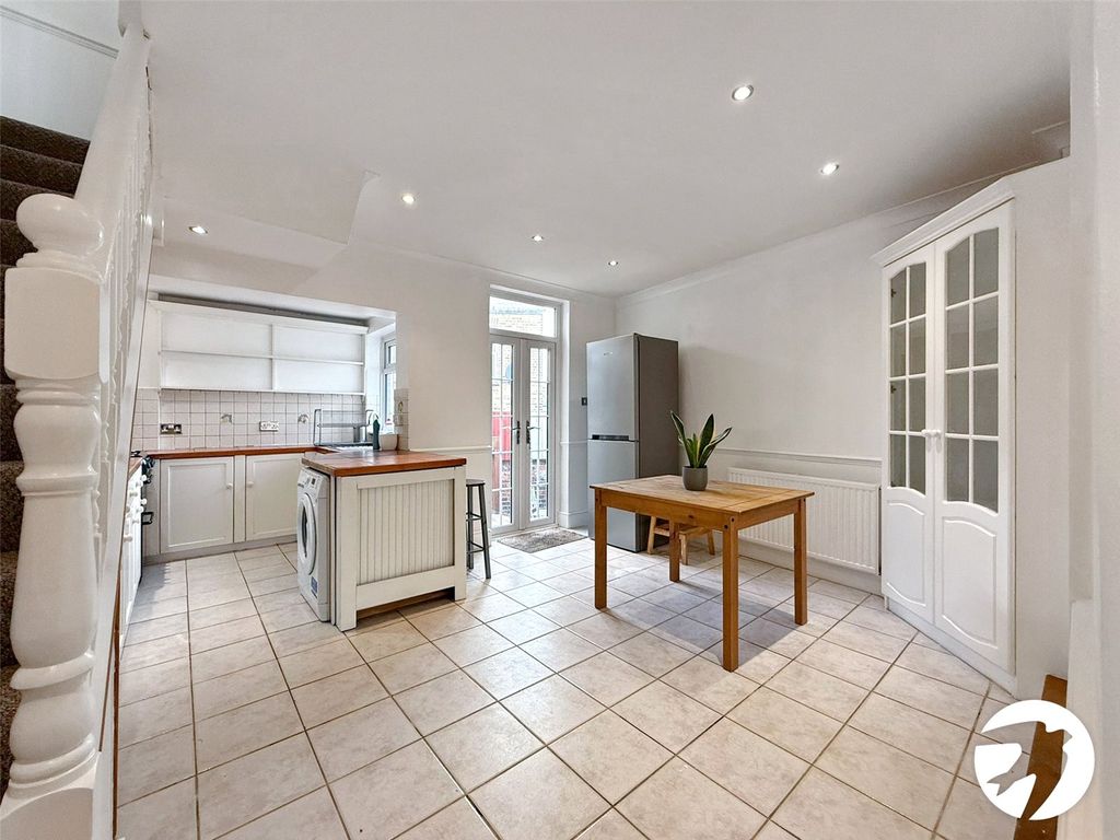 Property photo 2 of 20 Dining Room