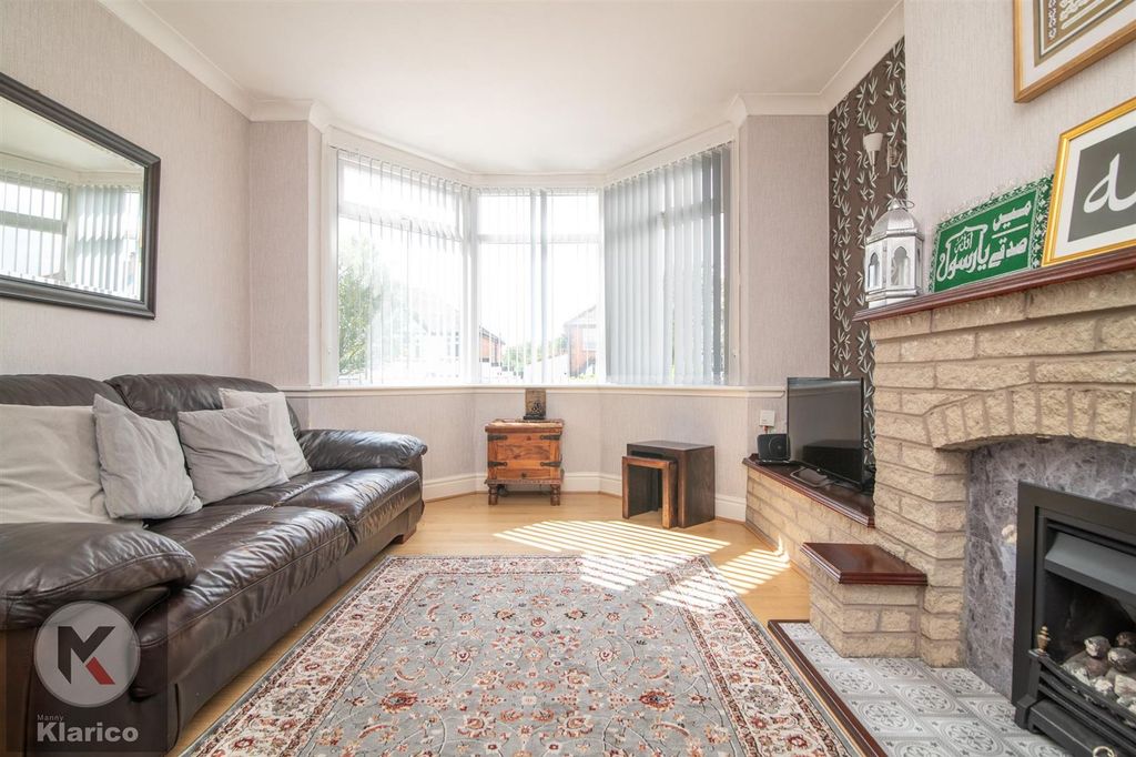 Property photo 3 of 16 20,Bartonlodge-3.Jpg