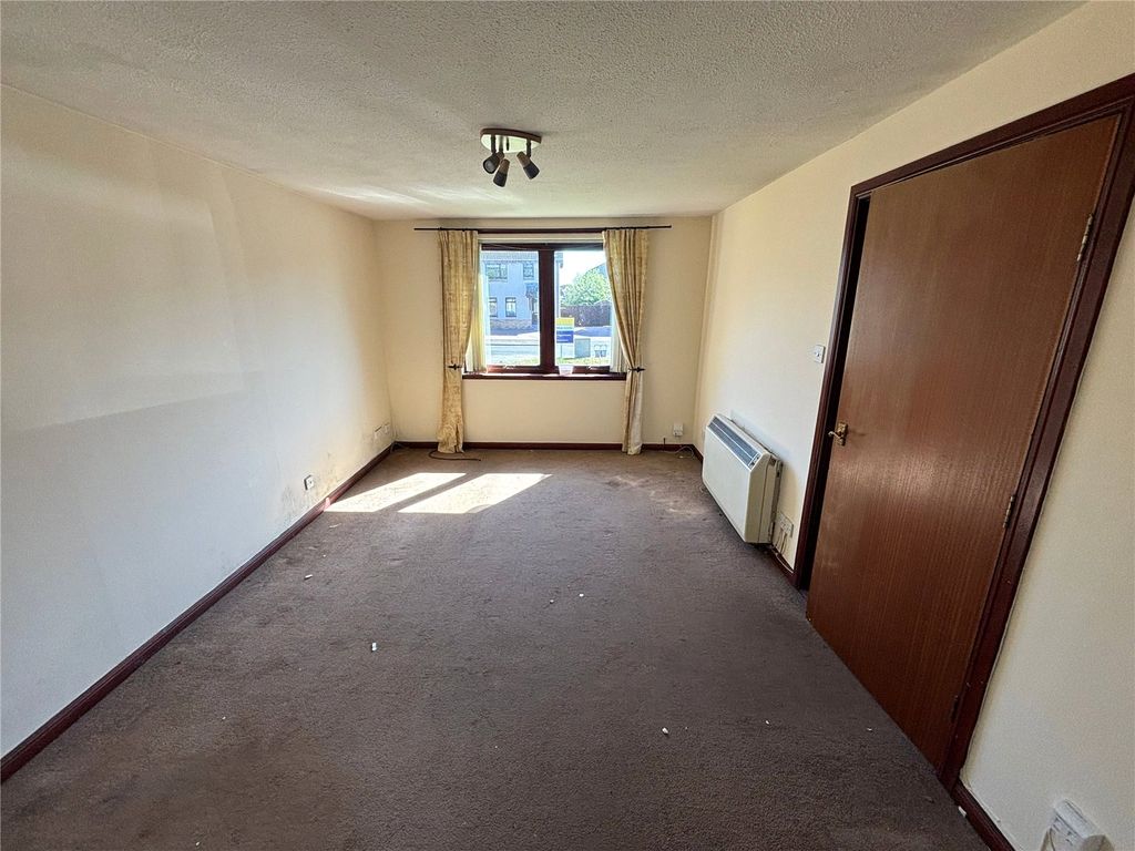 Property photo 2 of 8 Picture No. 10