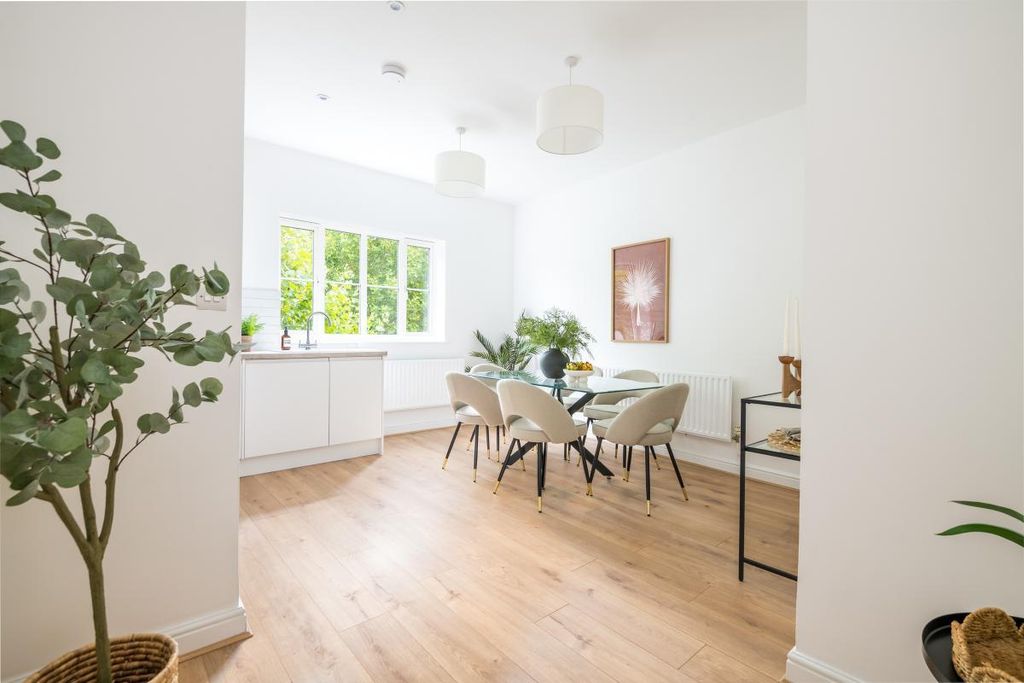 Property photo 2 of 27 Flat 6, 46 Kelly Avenue-1.Jpg