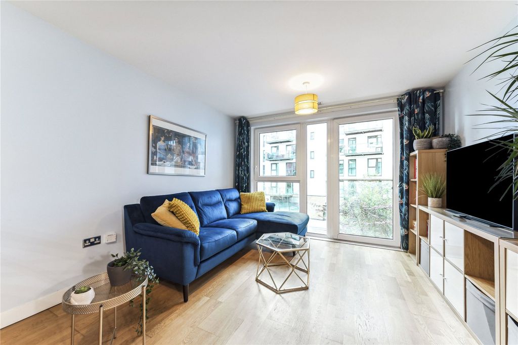 Property photo 2 of 7 Picture No. 17