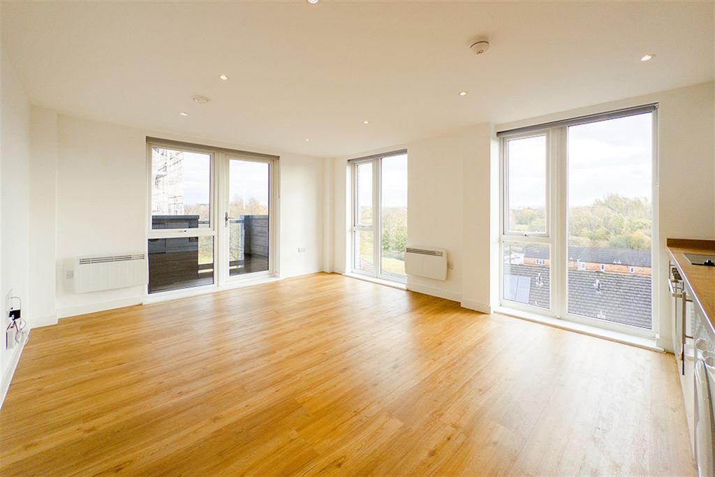 Property photo 1 of 10 (Main)